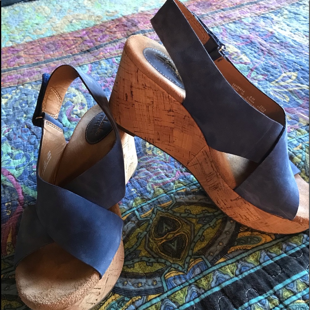 Clarks size 8 wedge sandals